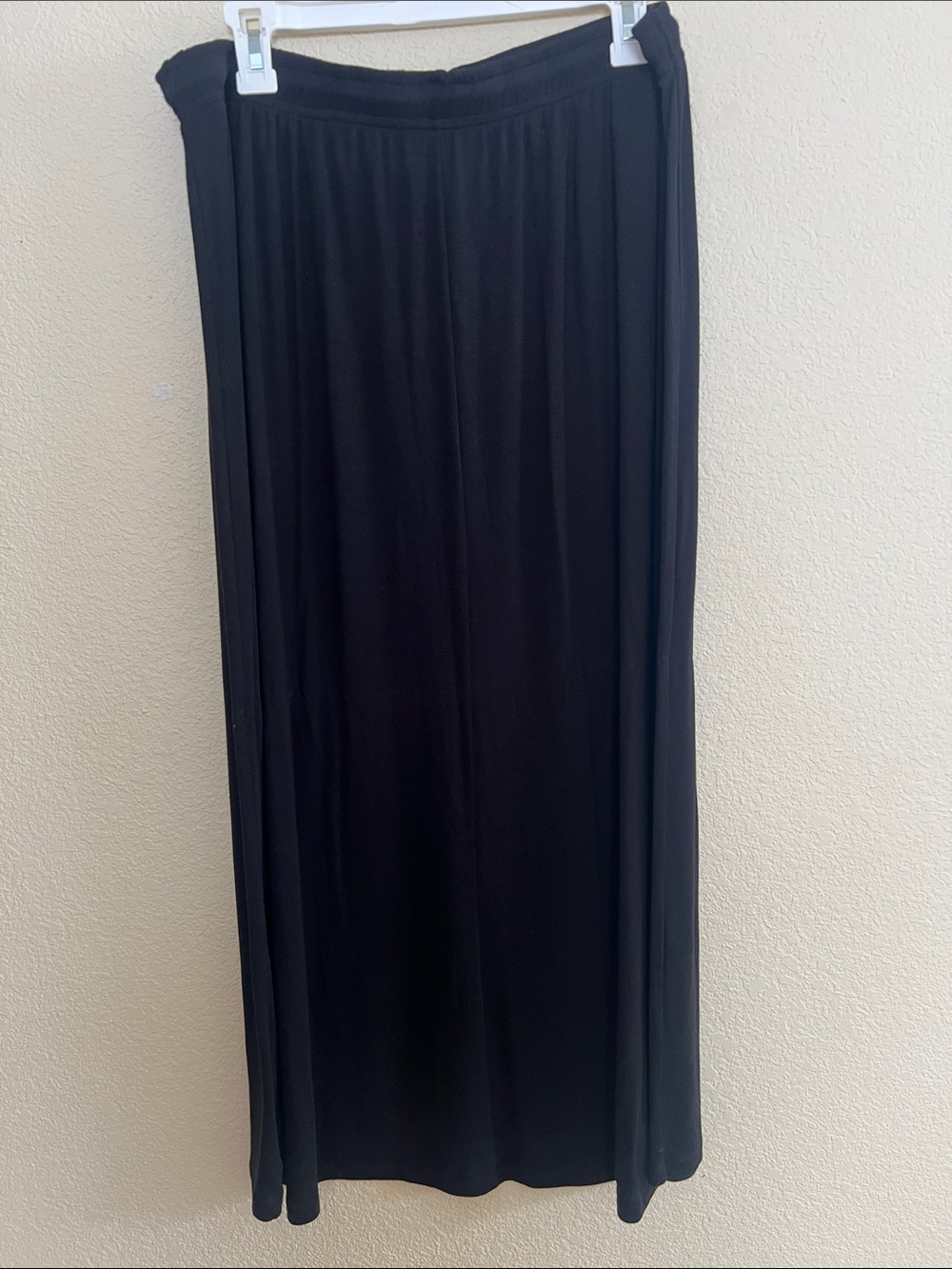 La Relaxed Black Luxe Skirt with Drawstring Waist - Picture 4 of 6